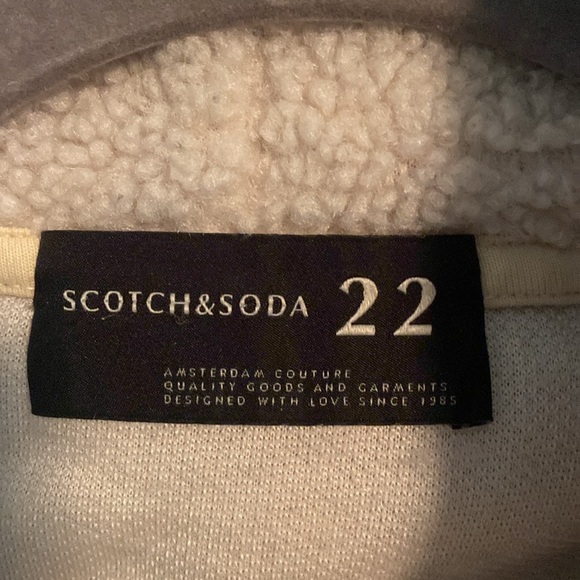 Super comfy Scotch & Soda hoodie in faux sheepskin. Size Medium. - Picture 4 of 5